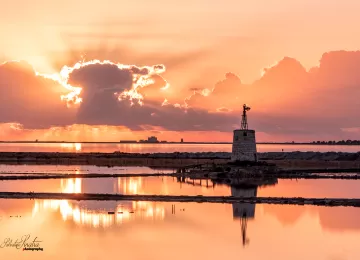 Tramonto sulle saline alle isole dello stagnone