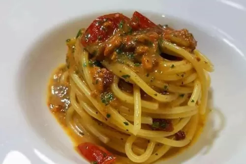 Le Caserie (The Farmhouses' Restaurant) - pasta with sea urchins