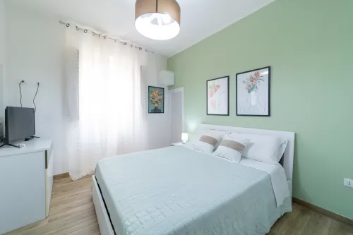 terra d'occidente - trilocale camera matrimoniale