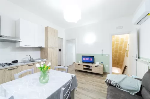 terra d'occidente - cucina trilocale netflix