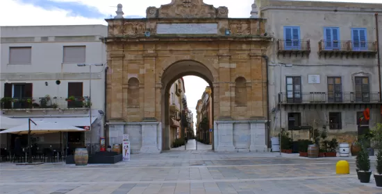 Porta Nuova - piazza della vittoria
